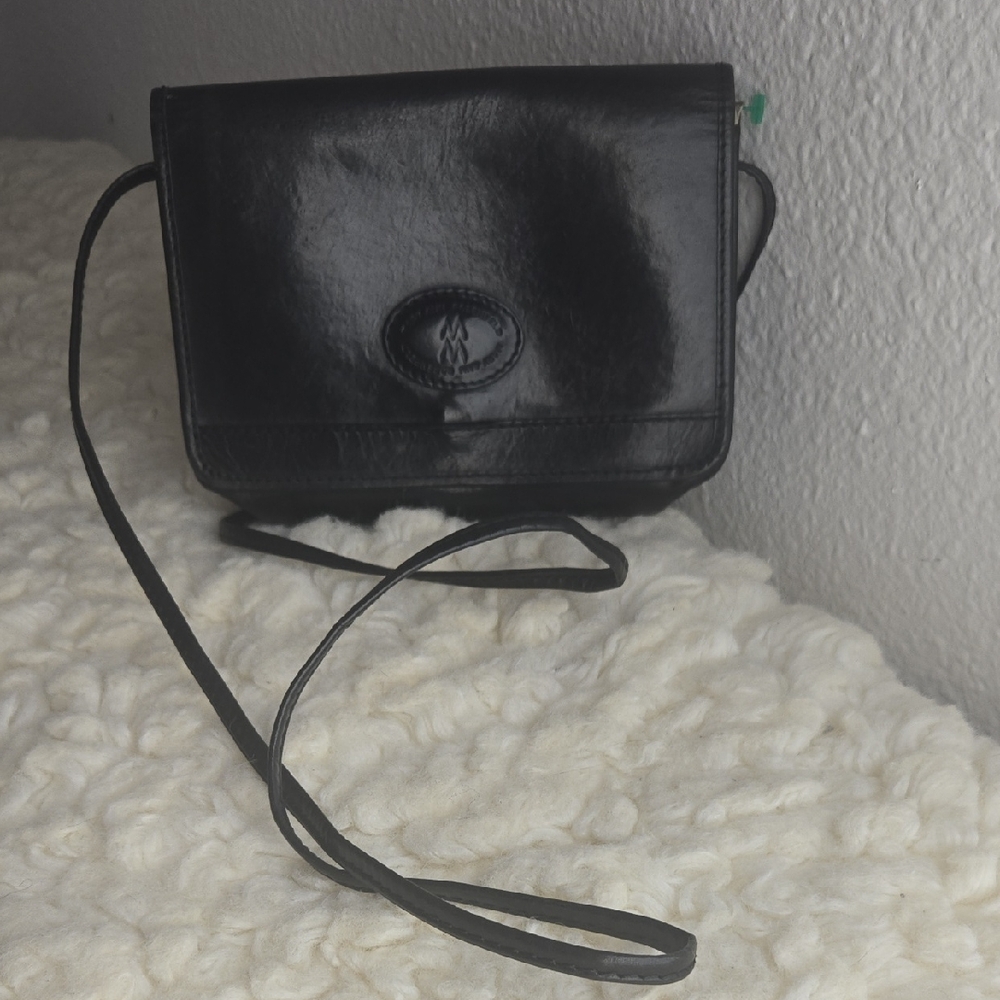 Chic Black Leather Crossbody Bag